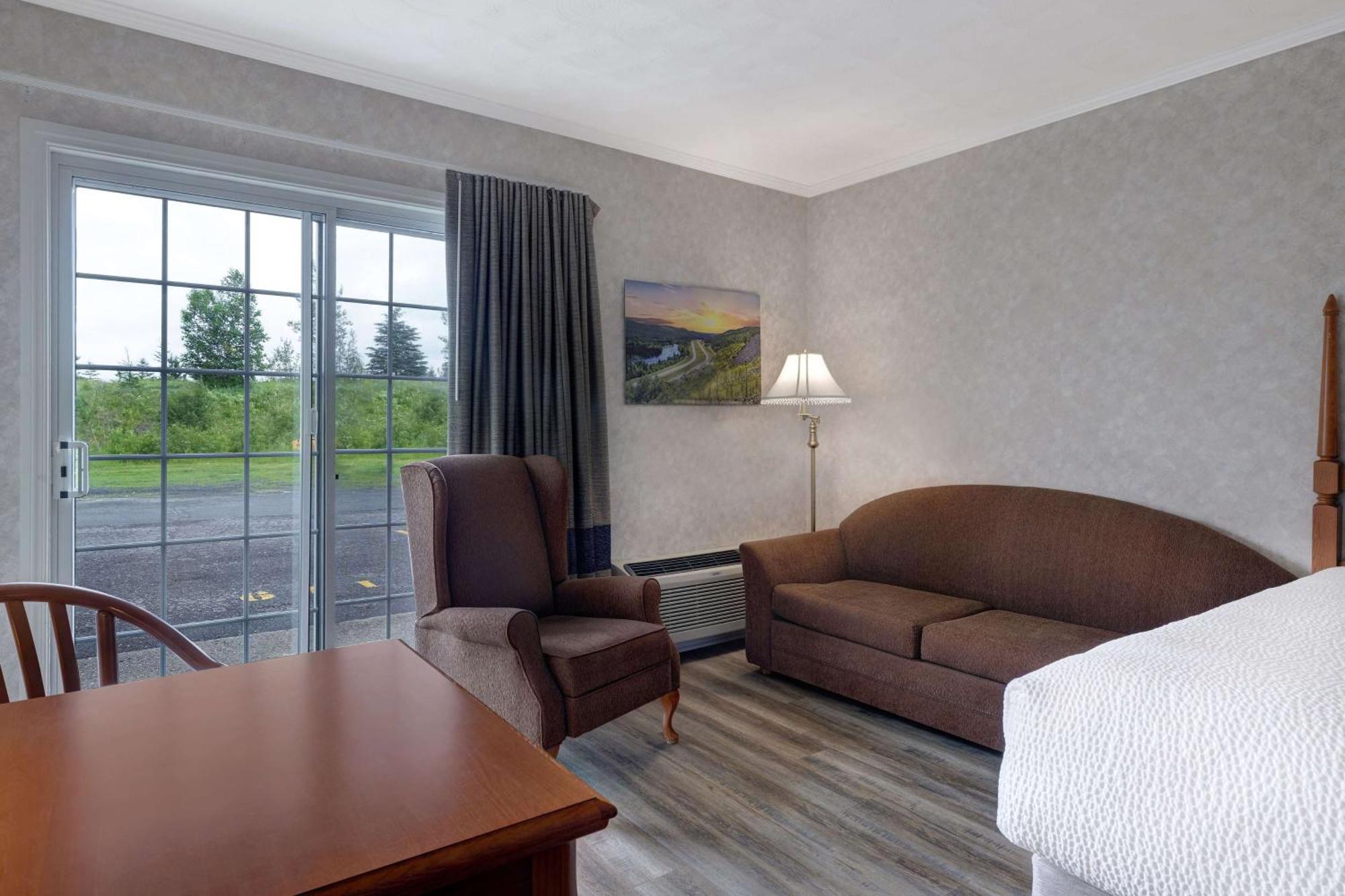 Days Inn By Wyndham Edmundston Eksteriør billede