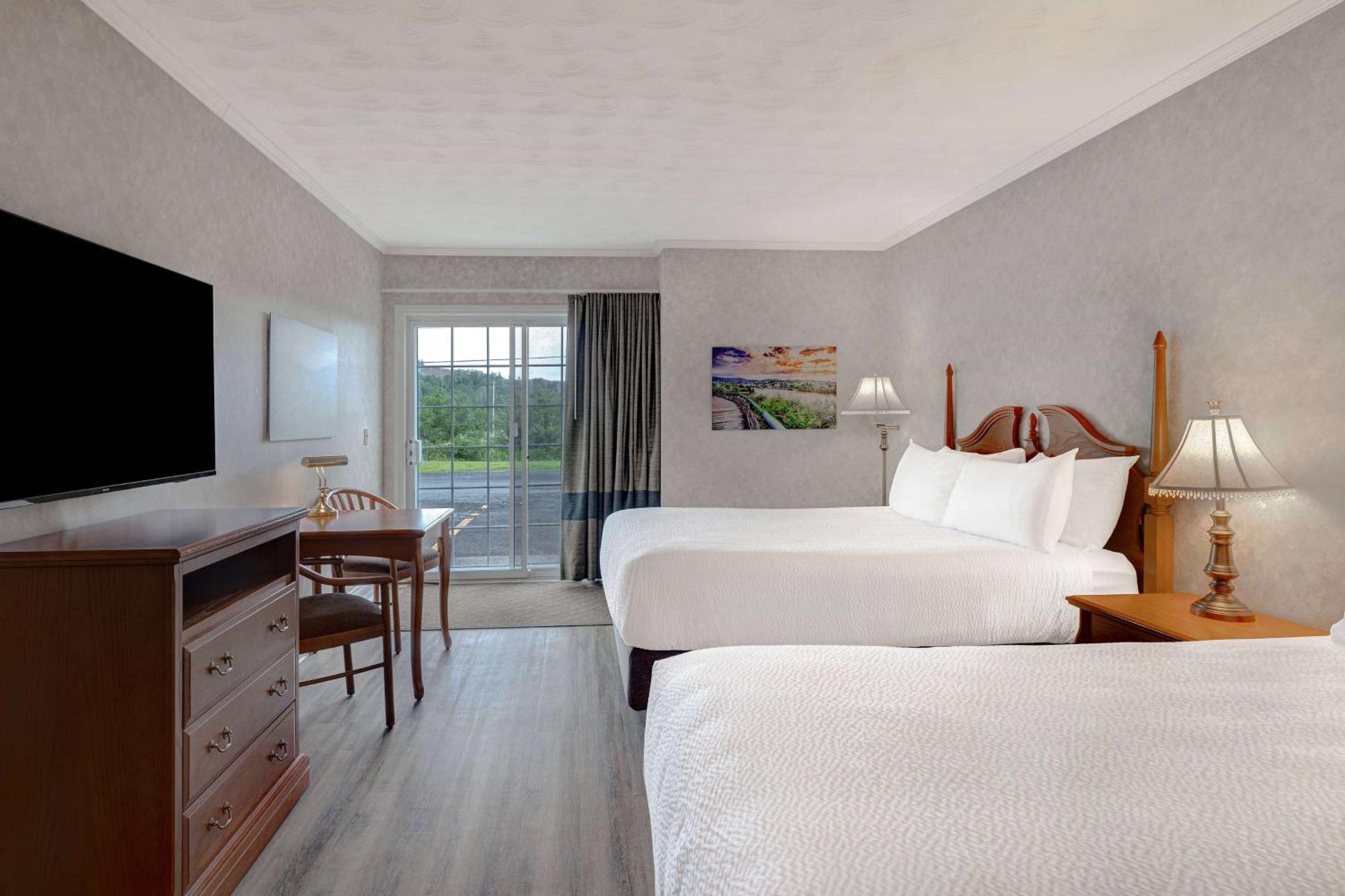 Days Inn By Wyndham Edmundston Eksteriør billede